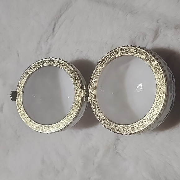 CERAMIC GLAZED HINGED EGG TRINKET BOX. - Picture 3 of 4